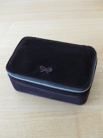 Anya Hindmarch/�A�j���E�n�C���h�}�[�`/�p���q��/�C�M���X/�|�[�`/�o�j�e�B